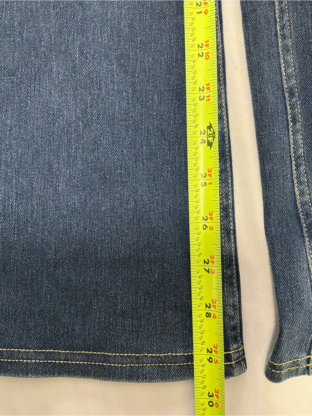 HALARA Wide-Leg Flare Jeans in Washed Blue - Picture 6 of 15